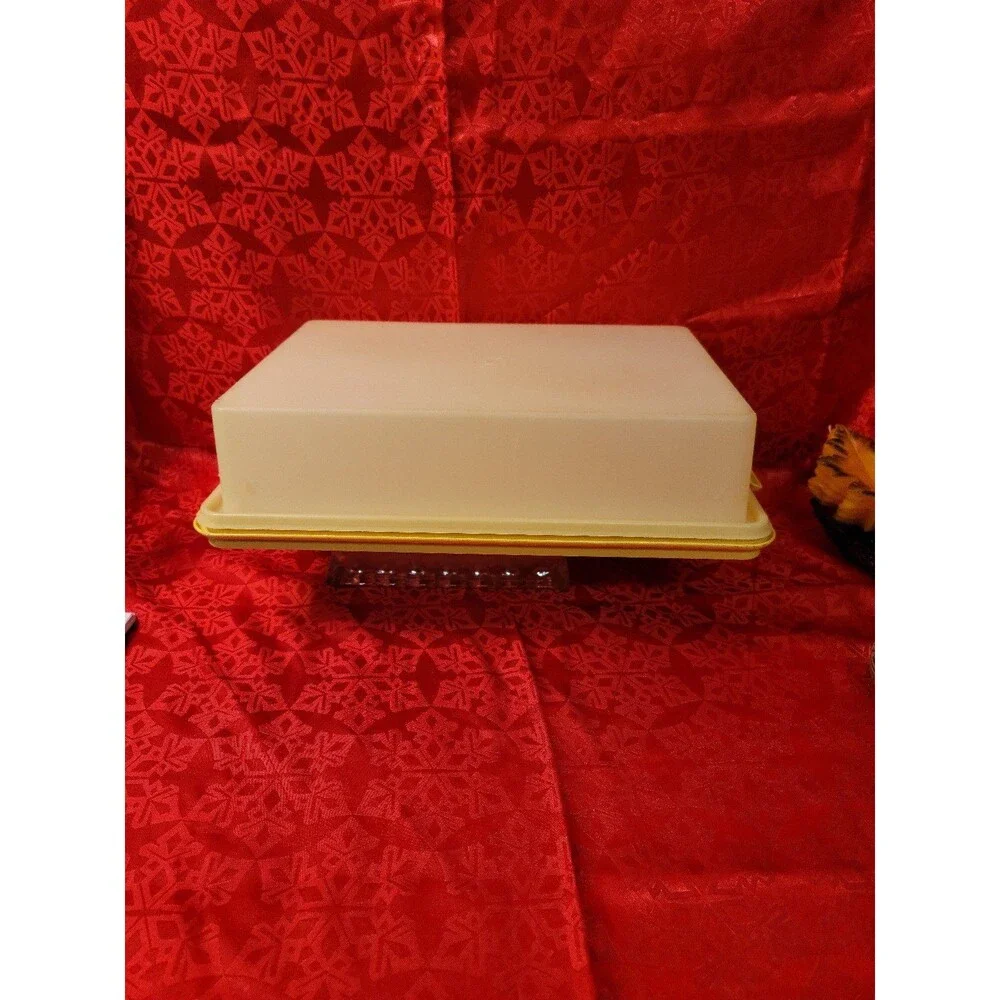 Vintage Tupperware Rectangle Cake Container #622-2 & 623-2